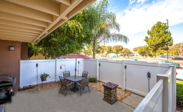 Patio Gardens in Long Beach, CA - Building Photo - Building Photo