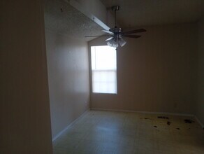 927 W 8th St in Santa Rosa, CA - Building Photo - Building Photo