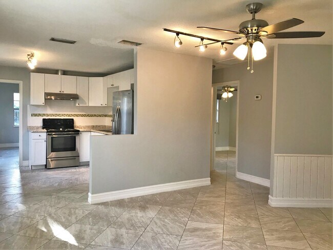 4908 18th St W in Bradenton, FL - Building Photo - Building Photo