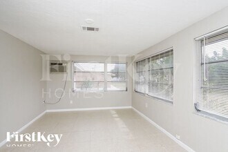 3562 Harbor Blvd in Port Charlotte, FL - Foto de edificio - Building Photo