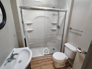 207 Plum St in Anderson, IN - Building Photo - Building Photo