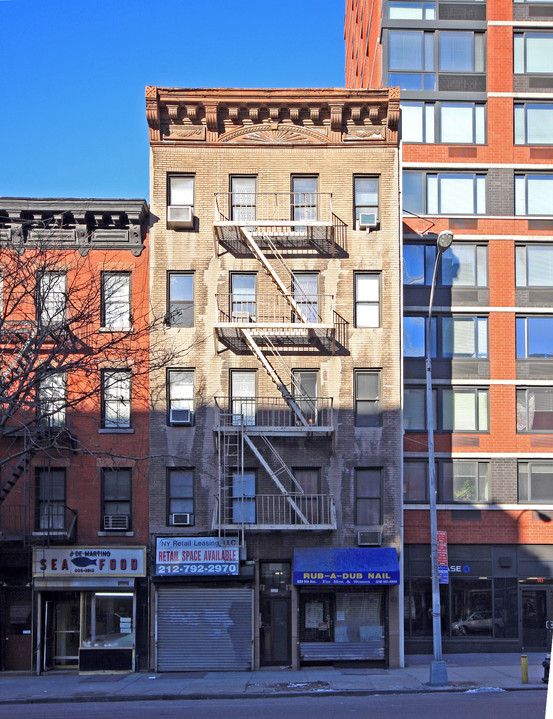 829 Ninth Ave in New York, NY - Building Photo