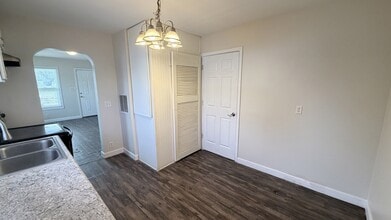 608 Ravenswood Dr in Evansville, IN - Building Photo - Building Photo