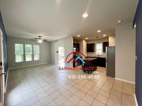 219 Friendship Oak Dr in San Marcos, TX - Building Photo - Building Photo
