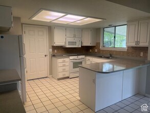11891 HAGAN E Rd in Sandy, UT - Building Photo - Building Photo