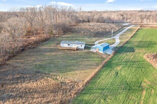 1364 Rock Springs Rd in Cumberland Furnace, TN - Building Photo