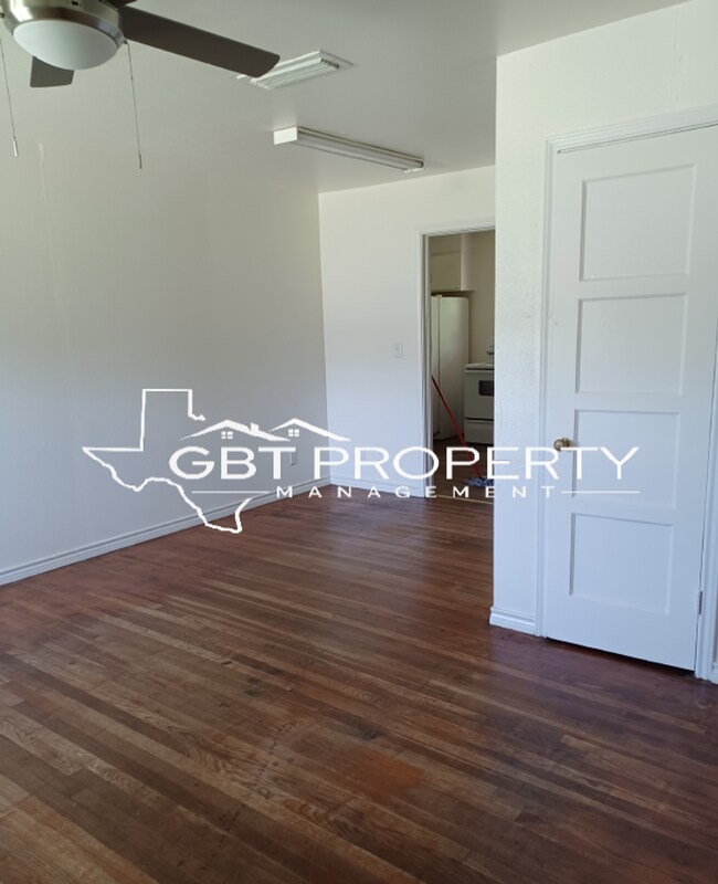 308 N Dallas St-Unit -A in Groesbeck, TX - Building Photo - Building Photo