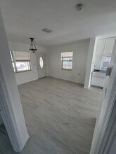 322 Banana St in Tarpon Springs, FL - Building Photo - Building Photo