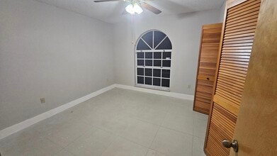 5431 SW 143rd Ave in Miami, FL - Building Photo - Building Photo