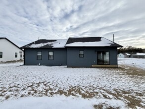 3018 Mineral Point Ave in Janesville, WI - Building Photo - Building Photo