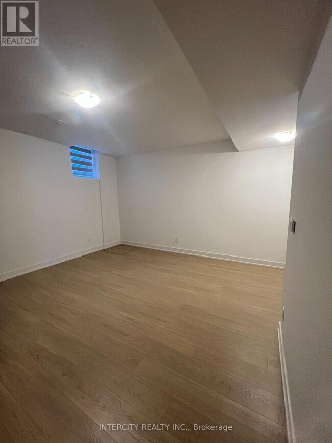 19 Desiree Pl in Caledon, ON - Building Photo - Building Photo