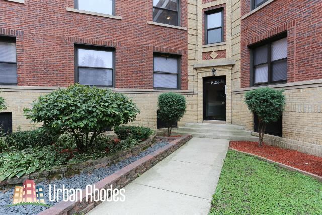 822 W Waveland Ave, Unit M00B in Chicago, IL - Building Photo