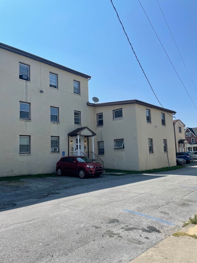 37 S 6th Ave, Unit #2 in Coatesville, PA - Foto de edificio - Building Photo