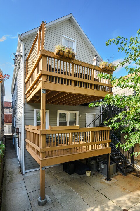 1826 N Wood St in Chicago, IL - Building Photo