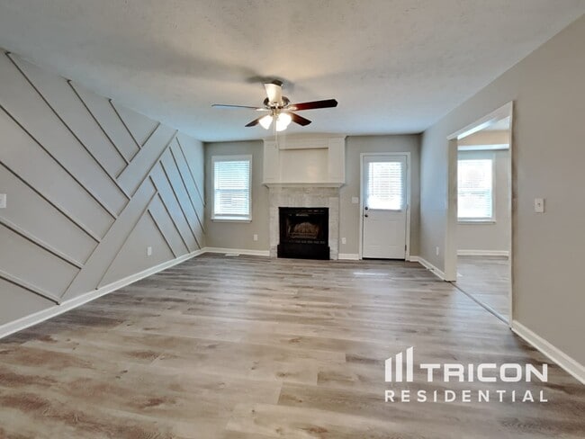 5099 Marvin Dr in Spring Lake, NC - Foto de edificio - Building Photo