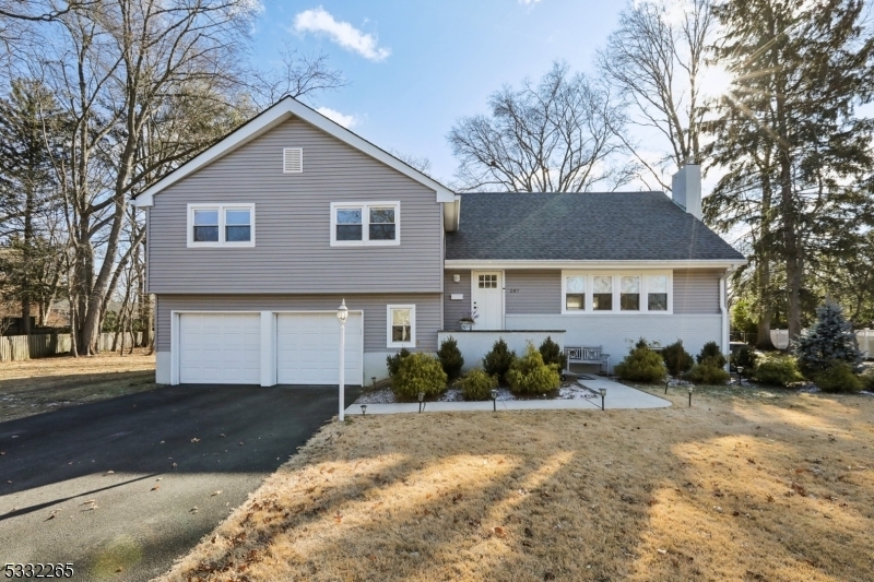 287 Country Club Dr in Oradell, NJ - Building Photo