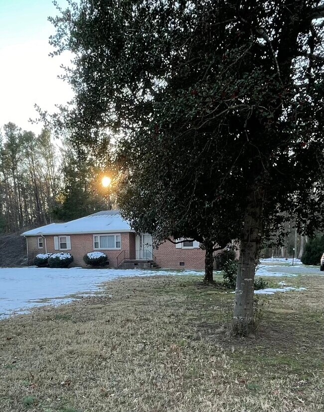 12327 Deer Crossing Trl Rentals in Ashland, VA