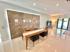 15750 SW 90th Ave in Palmetto Bay, FL - Building Photo - Building Photo