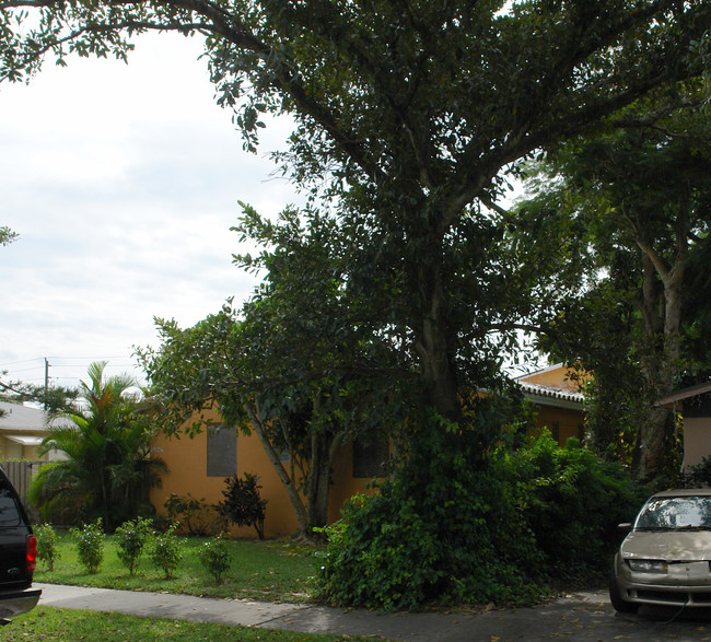 1926 Rodman St in Hollywood, FL - Building Photo - Building Photo