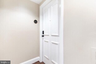 20 Logan Cir NW in Washington, DC - Building Photo