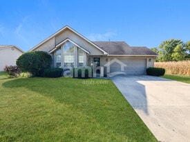 123 Shaw Rd in Englewood, OH - Building Photo