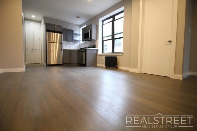 2 BR in Crown Heights! in Brooklyn, NY - Building Photo - Building Photo
