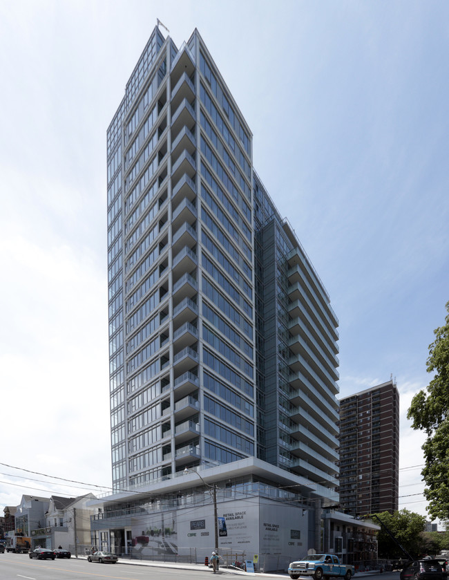 Pears on the Avenue in Toronto, ON - Building Photo - Building Photo