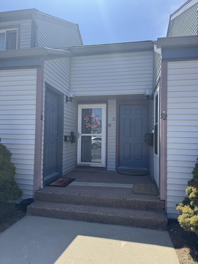 49 Candlewood Dr in South Windsor, CT - Building Photo - Building Photo