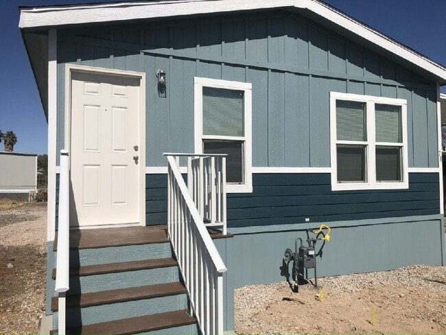 1601 S Sandhill Rd in Las Vegas, NV - Building Photo - Building Photo