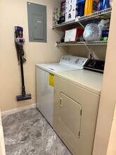 329 Knotty Pine Cir in Greenacres, FL - Foto de edificio - Building Photo