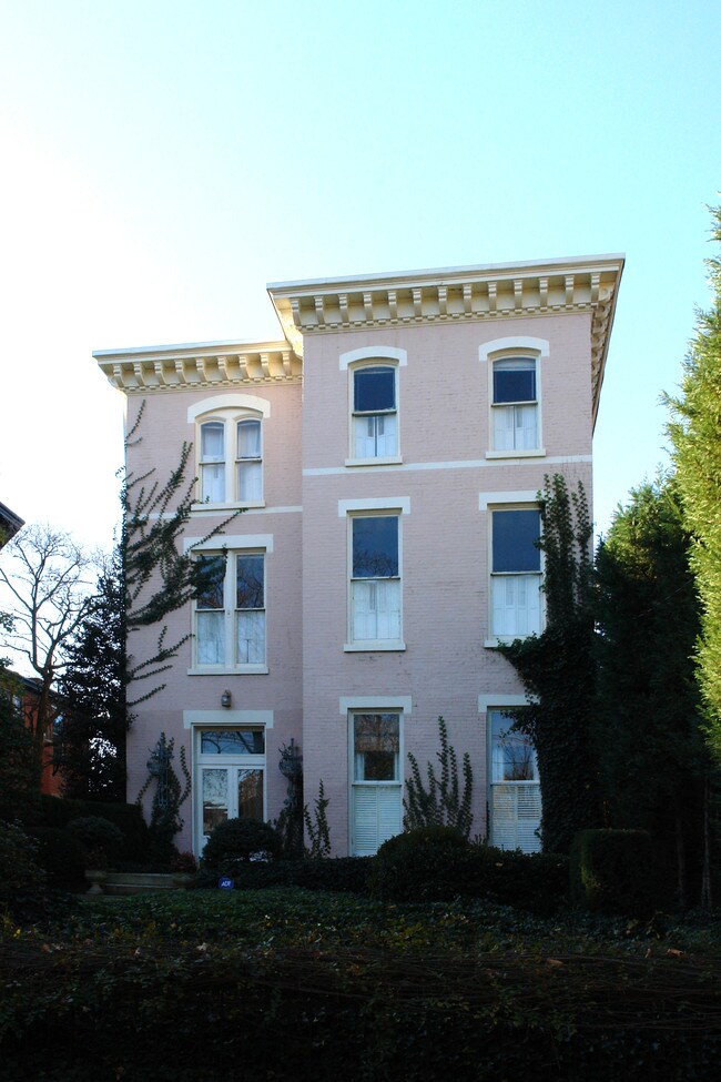 1054 Cherokee Rd in Louisville, KY - Foto de edificio - Building Photo