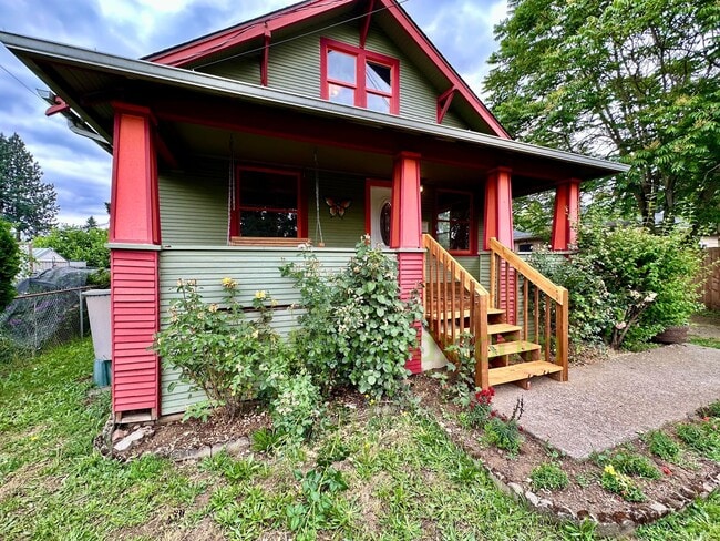 property at 10119 SE Martins St