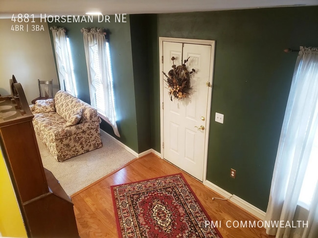 4881 Horseman Dr NE in Roanoke, VA - Building Photo - Building Photo