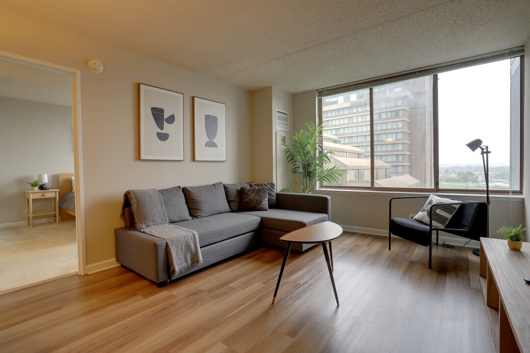 401 12th St S in Arlington, VA - Building Photo