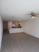 563 River Run Wy in San Antonio, TX - Building Photo - Building Photo