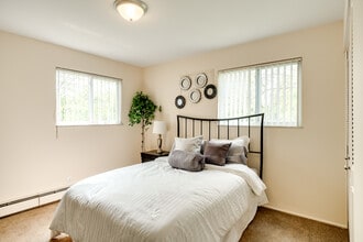 Eastlawn Arms Apartments in Midland, MI - Foto de edificio - Interior Photo