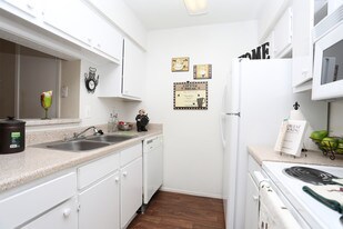 Serena Grove 2 in Houston, TX - Building Photo