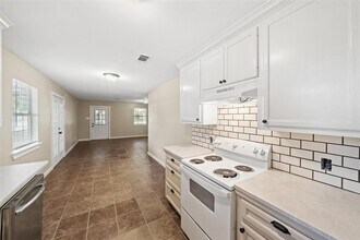 202 Penick Rd in Waller, TX - Building Photo - Building Photo