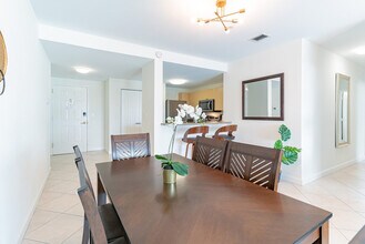 2280 SW 32nd Ave in Miami, FL - Building Photo - Building Photo