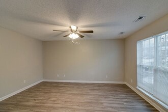 1244 Parkway Pl in Clarksville, TN - Building Photo - Building Photo