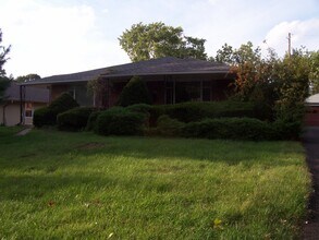 704 Fairlawn Dr in Columbus, OH - Building Photo - Building Photo