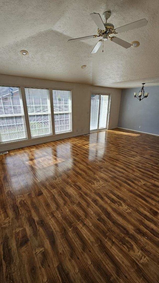 2565-2569 Burlington St NE in Salem, OR - Building Photo - Building Photo