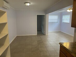 203 Palmetto Rd W in Nokomis, FL - Building Photo - Building Photo