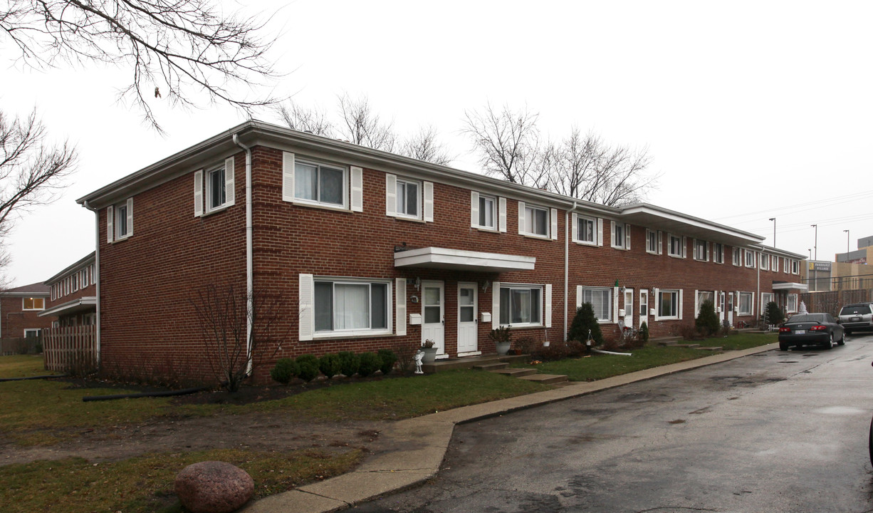 1136-1144 N Boxwood Dr in Mount Prospect, IL - Building Photo