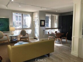 13044 Pacific Promenade in Los Angeles, CA - Building Photo - Building Photo