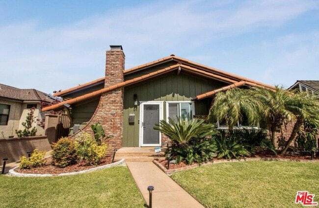 property at 3230 Lewis Ave