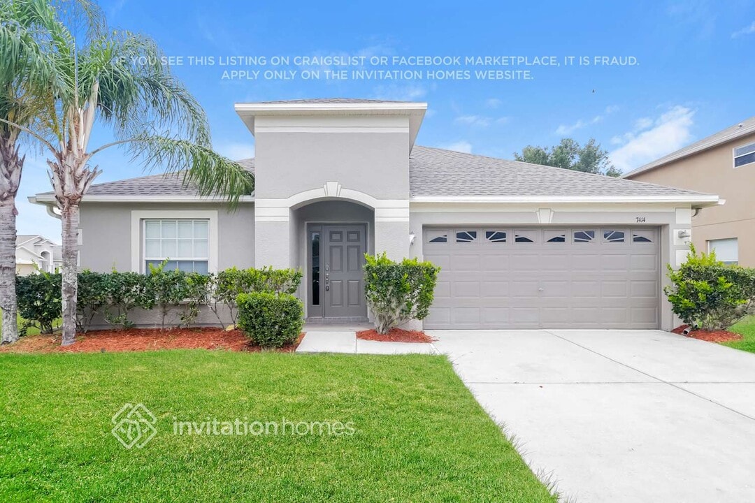 7414 Tower Bridge Dr in Wesley Chapel, FL - Building Photo