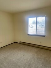 2068 Townline Rd, Unit A1 in East Troy, WI - Foto de edificio - Building Photo