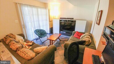 14023 Pellita Terrace in Rockville, MD - Building Photo - Building Photo