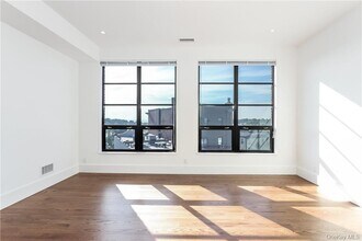 108 Mamaroneck Ave in Mamaroneck, NY - Building Photo - Building Photo